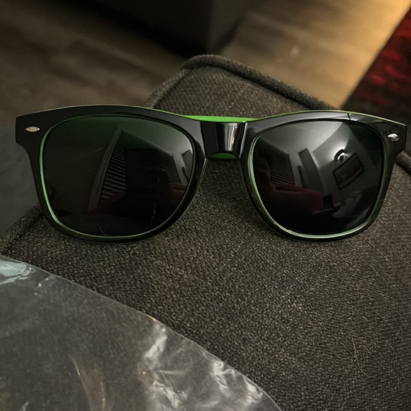 SALE!!! NWT TD STYLISH SUNGLASSES 🔥🔥🔥🔥 - Picture 9 of 9